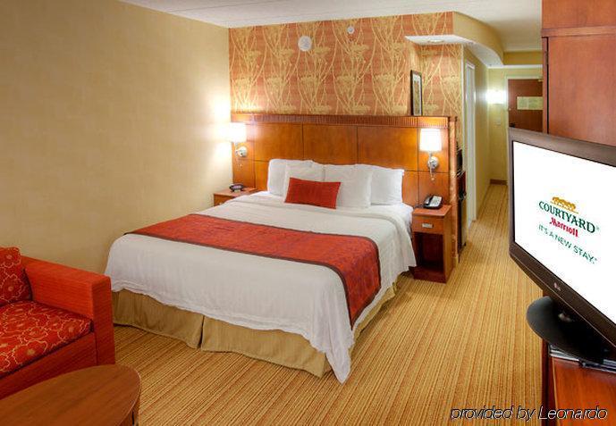 Courtyard By Marriott Providence